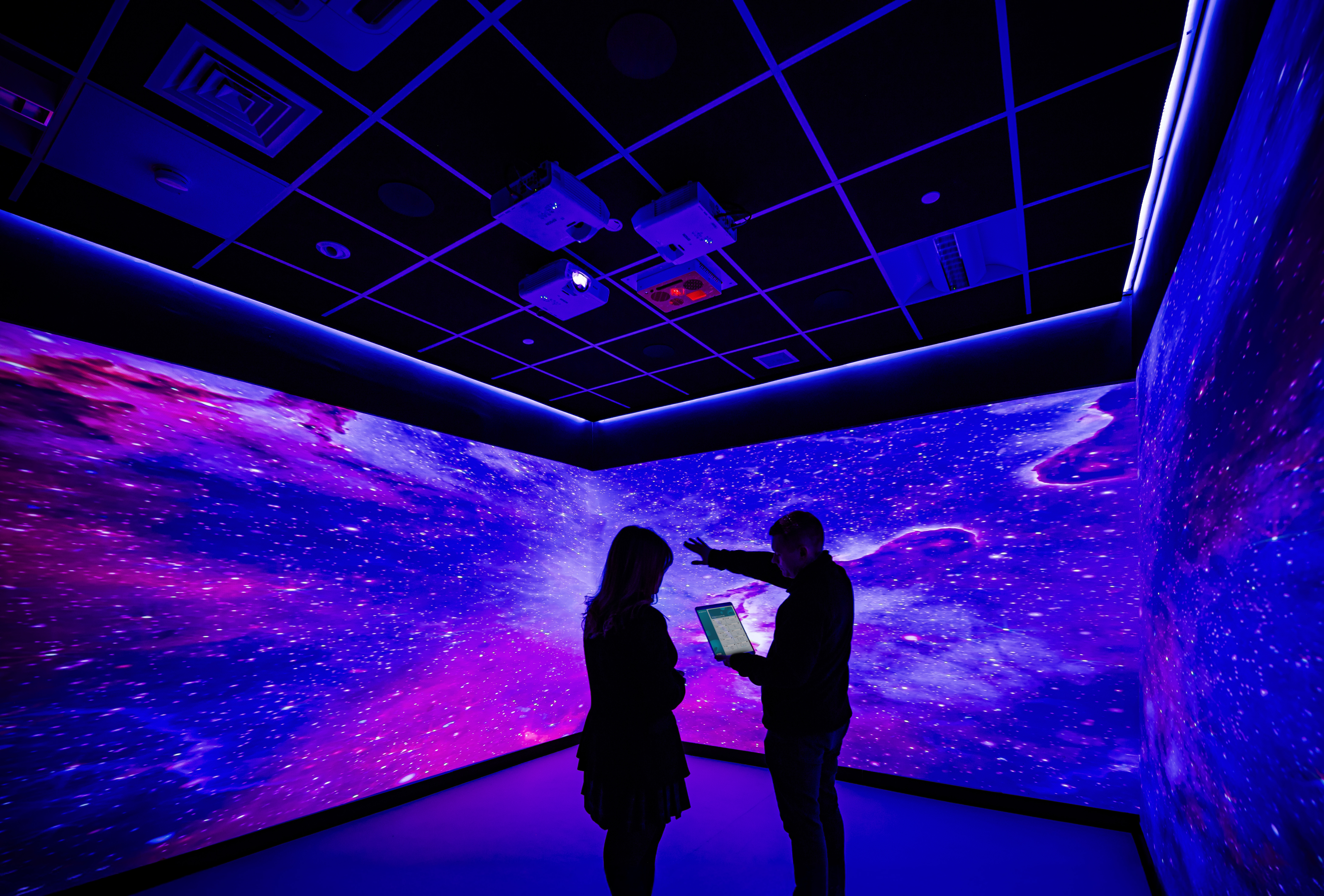 aurora-immersive-room-with-console-edit