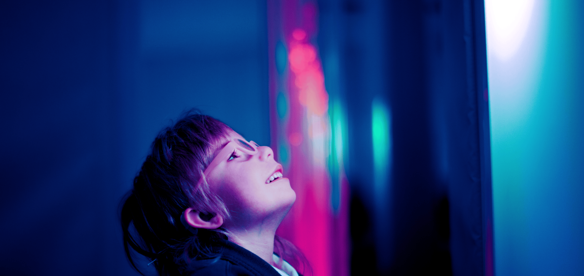 greenacre-sensory-child-chroma-tube-gaze